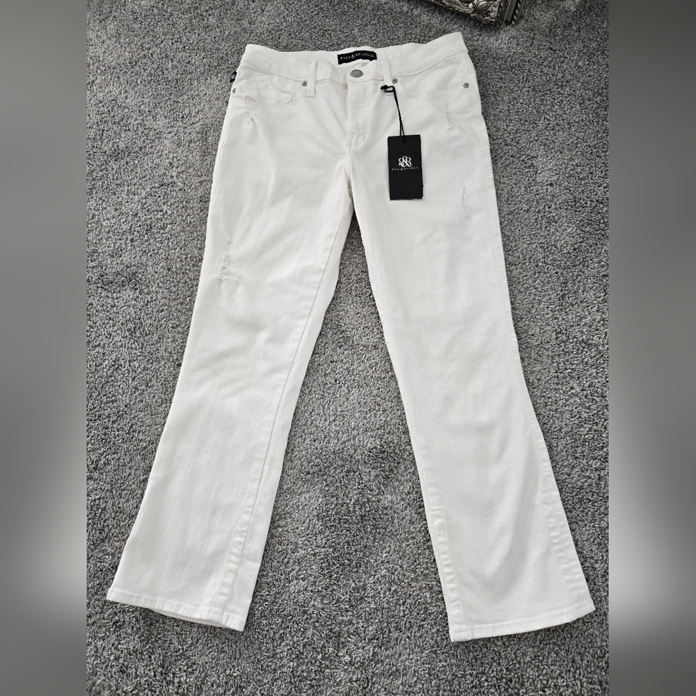 Rock & Republic Kendall White Mid Rise Capri. Size 12. New.